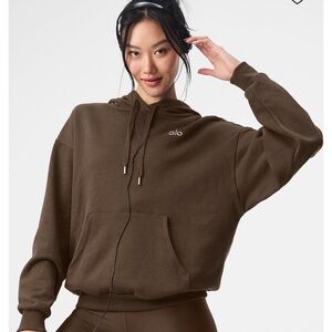 Alo Yoga Accolade Hoodie - Color Espresso